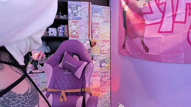 Vero Osb  online show from March 2026 11:51:02 PM