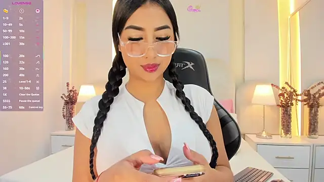 SalomeeBell online show from May 2026 09:01:02 PM