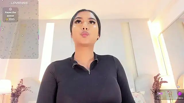 Snapshot of SalomeeBell chatting on September 2025 09:09:01 PM SalomeeBell online show from September 2025 09:09:01 PM