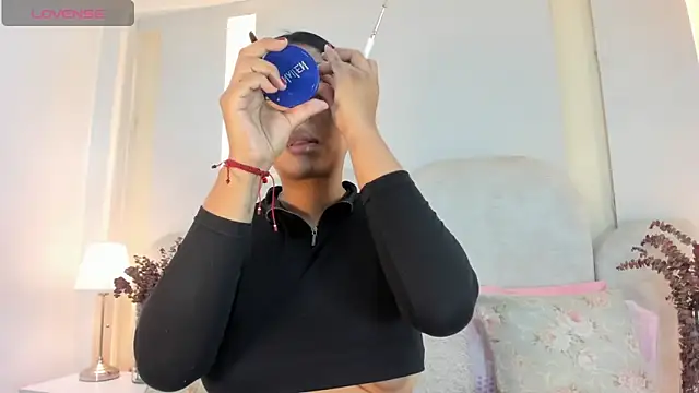 Snapshot of SalomeeBell chatting on October 2025 08:21:01 PM SalomeeBell online show from October 2025 08:21:01 PM