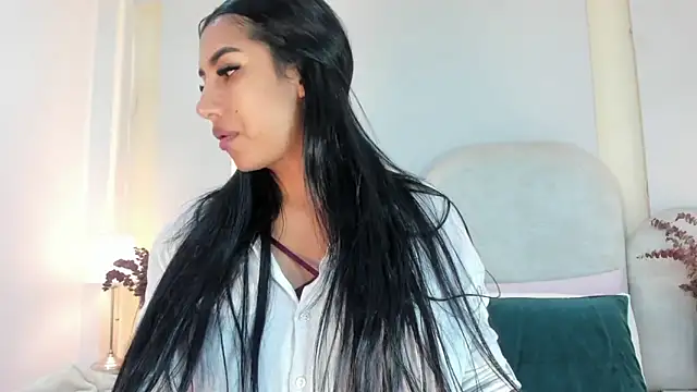 Snapshot of SalomeeBell chatting on November 2025 08:36:02 PM SalomeeBell online show from November 2025 08:36:02 PM