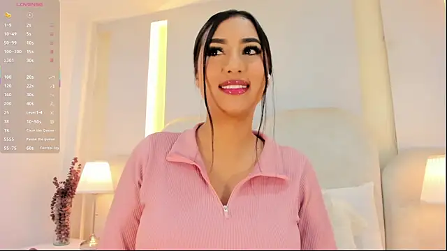 SalomeeBell online show from June 2026 08:52:01 PM