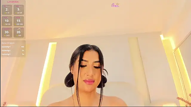 SalomeeBell online show from June 2026 12:32:02 AM