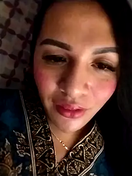 enoria1992 online show from November 2025 06:30:01 PM