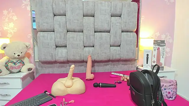 Wonderkloe  online show from November 2025 02:34:01 AM