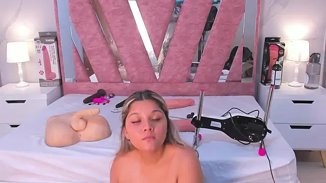 Wonderkloe  online show from February 2026 08:42:01 PM