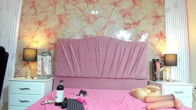 Wonderkloe  online show from January 2026 07:28:02 PM