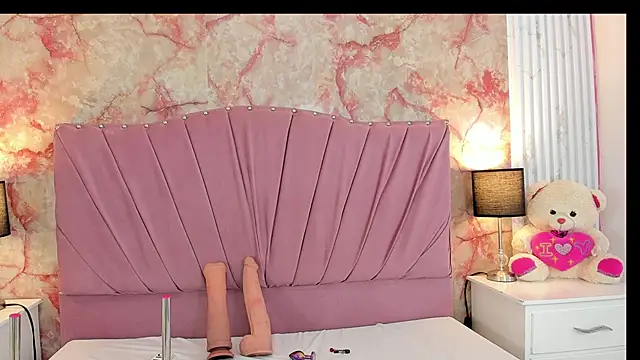 Wonderkloe  online show from April 2026 02:57:01 AM