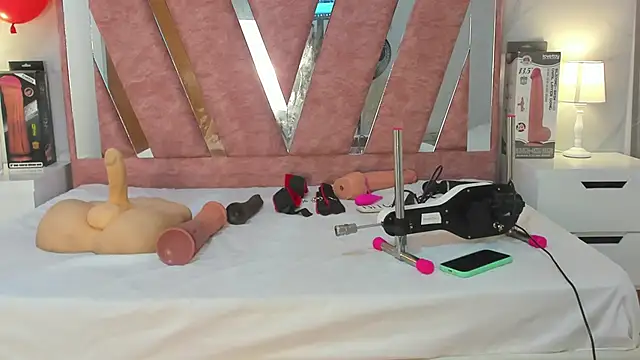 Wonderkloe  online show from February 2026 07:33:02 PM