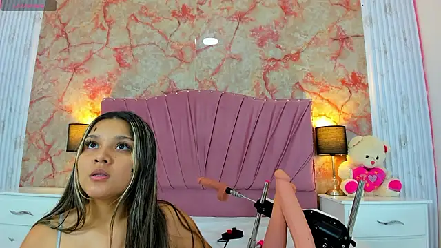 Wonderkloe  online show from March 2026 02:44:02 AM