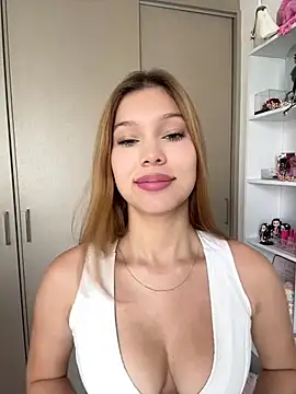 Nikii   online show from April 2026 04:32:01 PM