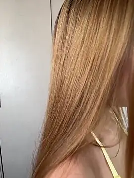 Nikii   online show from March 2026 03:48:02 PM