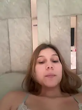 Nikii   online show from May 2026 04:02:02 PM