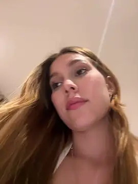 Snapshot of Nikii__ chatting on June 2026 04:23:01 AM Nikii online show from June 2026 04:23:01 AM