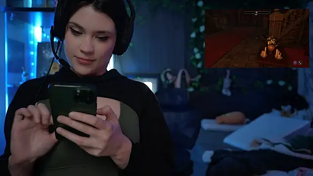 Snapshot of littlelune chatting on January 2026 03:11:02 AM littlelune online show from January 2026 03:11:02 AM