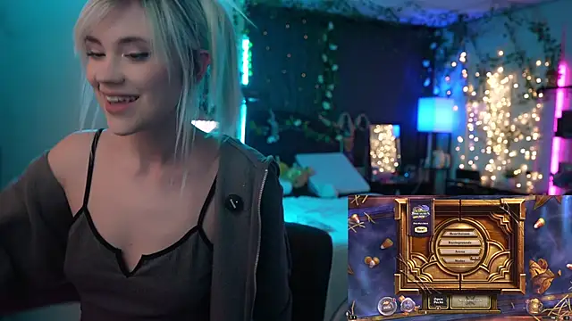 Snapshot of littlelune chatting on October 2025 01:37:02 AM littlelune online show from October 2025 01:37:02 AM