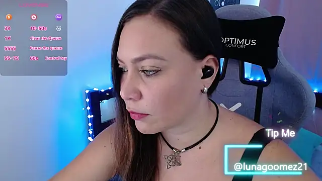 Luna-Gomez online show from October 2025 04:30:02 PM