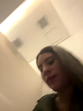 Isabella21  online show from November 2025 12:14:02 AM