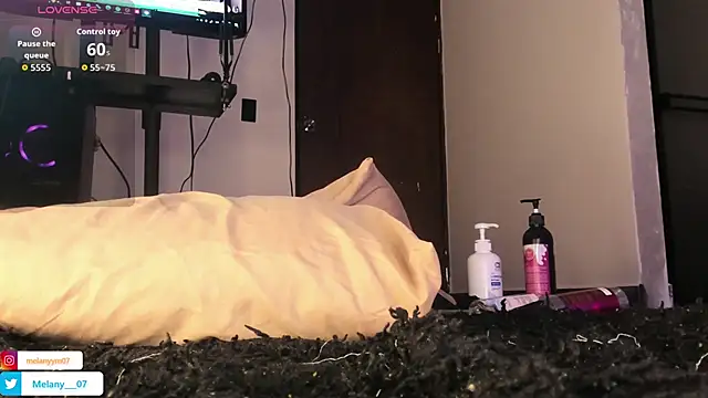 Melany  08 online show from November 2025 01:15:02 PM