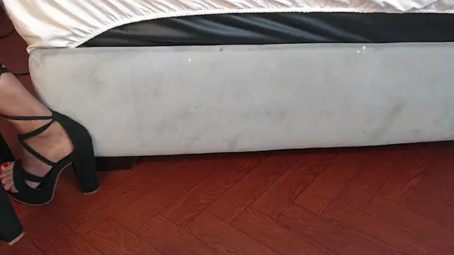 LorenBeiker- online show from November 2025 11:32:01 AM