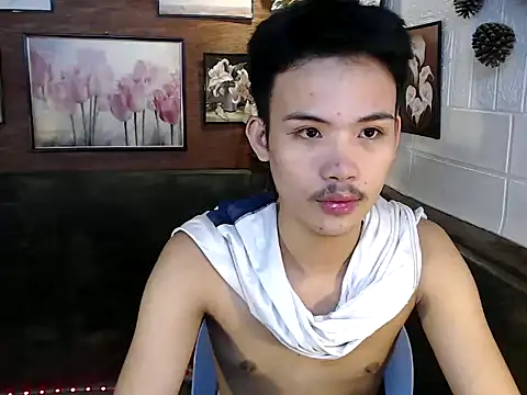 Snapshot of Urasiancumboix chatting on October 2025 06:19:02 PM Urasiancumboix online show from October 2025 06:19:02 PM