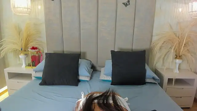 leaahcashh online show from October 2025 07:59:01 PM