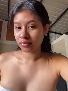 leaahcashh online show from November 2025 07:58:01 PM