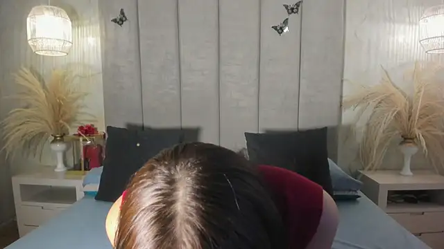 leaahcashh online show from October 2025 04:20:02 AM