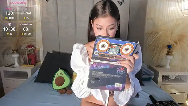 leaahcashh online show from September 2025 02:23:01 AM