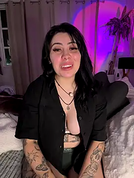 Snapshot of Draculona-666 chatting on October 2025 04:22:01 AM Draculona-666 online show from October 2025 04:22:01 AM