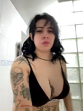 Snapshot of Draculona-666 chatting on October 2025 03:40:02 AM Draculona-666 online show from October 2025 03:40:02 AM