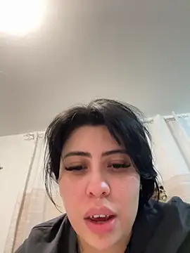 Snapshot of Draculona-666 chatting on October 2025 03:32:01 AM Draculona-666 online show from October 2025 03:32:01 AM