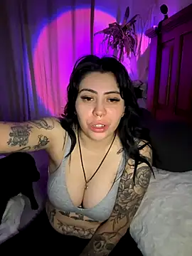 Snapshot of Draculona-666 chatting on October 2025 03:52:01 AM Draculona-666 online show from October 2025 03:52:01 AM