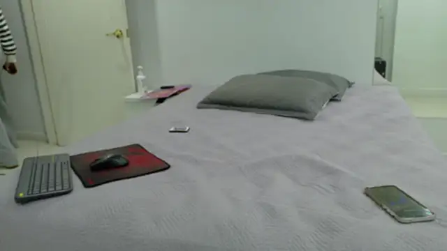 Snapshot of BeccaReedd chatting on October 2025 02:23:02 AM BeccaReedd online show from October 2025 02:23:02 AM