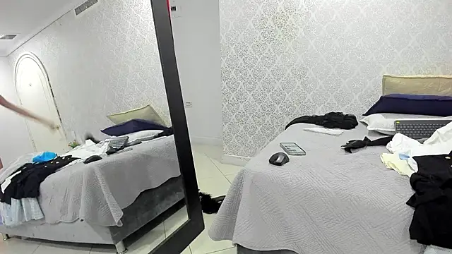 BeccaReedd online show from November 2025 11:03:01 AM