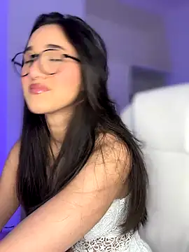 Snapshot of julieta_jhonss chatting on January 2026 12:04:01 AM julieta jhonss online show from January 2026 12:04:01 AM