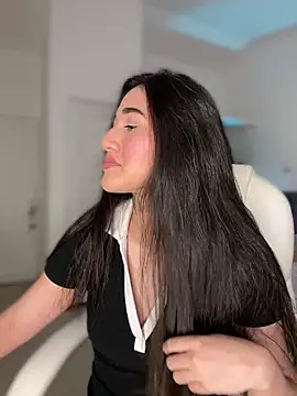 Snapshot of julieta_jhonss chatting on February 2026 03:50:01 AM julieta jhonss online show from February 2026 03:50:01 AM