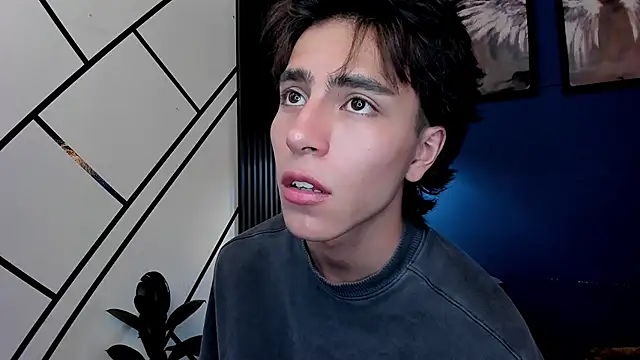 Christopher 77 online show from December 2025 07:40:02 PM