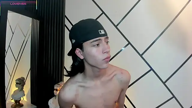 Christopher 77 online show from September 2025 04:07:01 PM