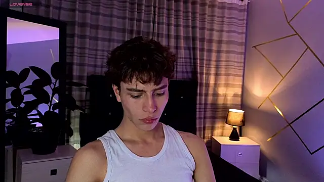 Christopher 77 online show from October 2025 04:35:01 AM