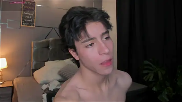 Christopher 77 online show from November 2025 03:38:02 PM