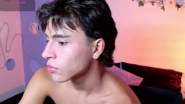 Christopher 77 online show from November 2025 03:28:02 AM