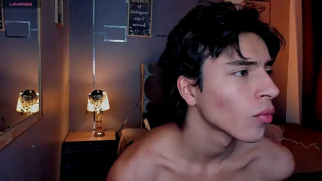 Christopher 77 online show from November 2025 04:07:02 PM