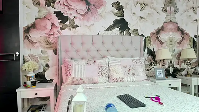 MaddyMay  online show from November 2025 07:58:01 PM