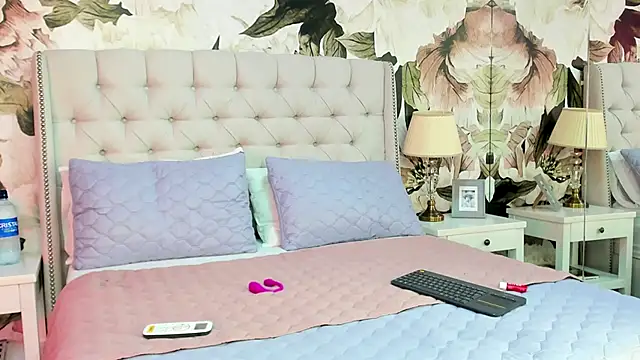 MaddyMay  online show from November 2025 09:15:01 PM