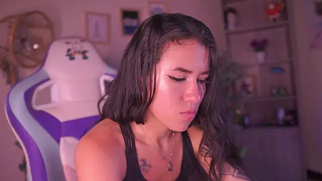 chloe moons  online show from March 2026 08:49:02 PM