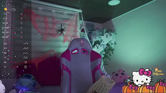 Snapshot of chloe_moons_ chatting on October 2025 01:41:01 PM chloe moons online show from October 2025 01:41:01 PM