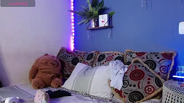 Dylann west online show from October 2025 09:05:01 PM