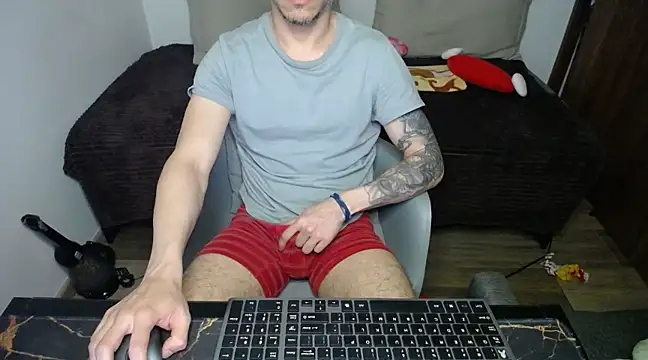 bossking017 online show from February 2025 10:59:01 PM