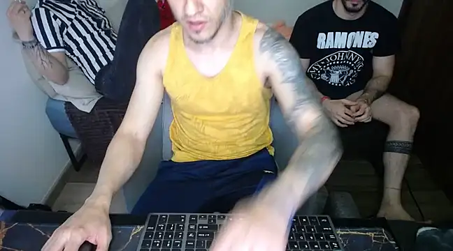 bossking017 online show from March 2025 08:22:01 PM